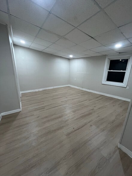 Building Photo - 485 Lakeside Ave