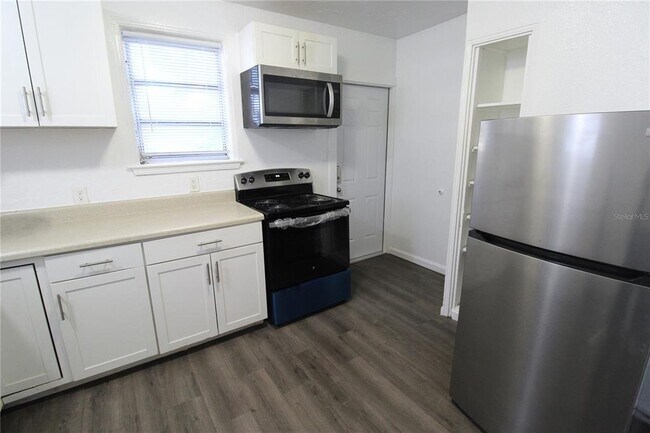 Building Photo - 2066 7th St