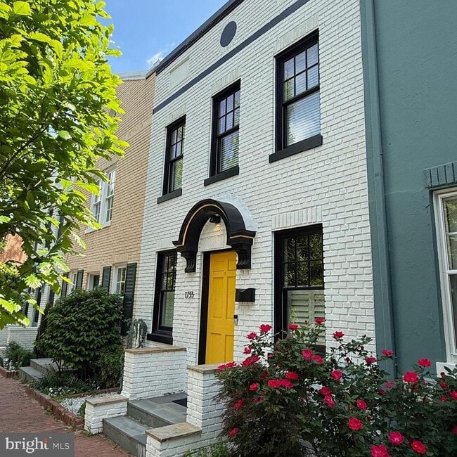 Building Photo - 1733 34th St NW