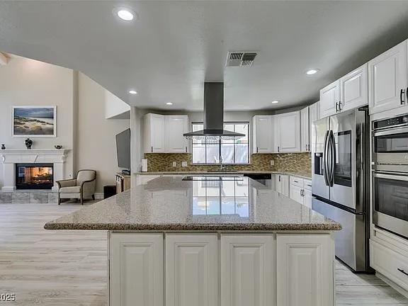 Building Photo - 2101 Diamond Bar Dr