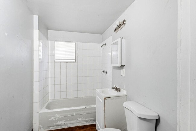 Building Photo - 6913 S Throop St