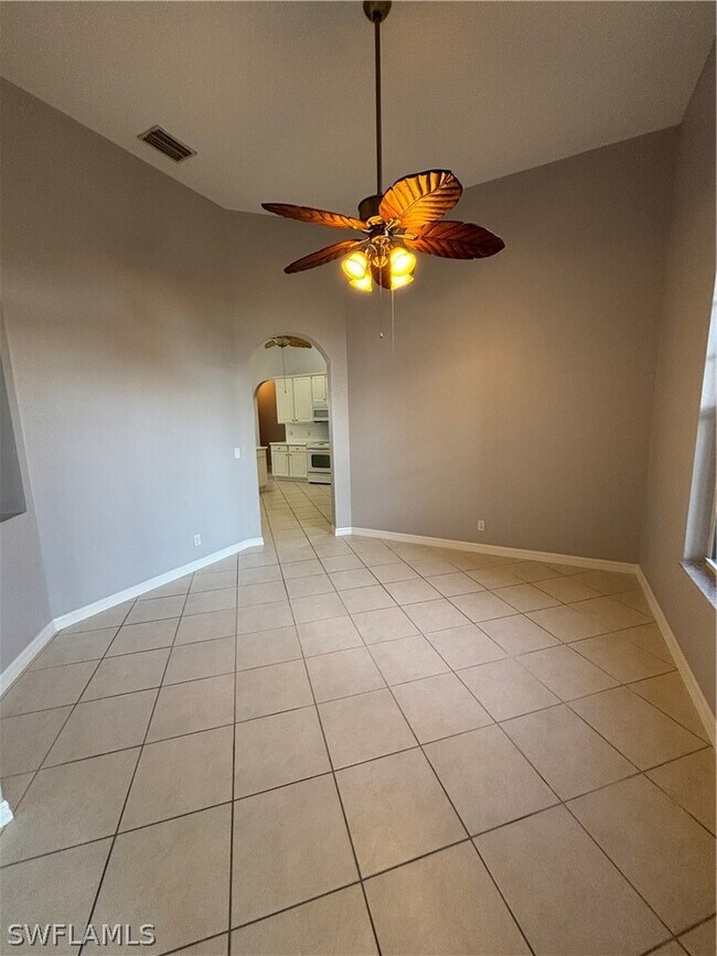 Building Photo - 2210 Grove Dr