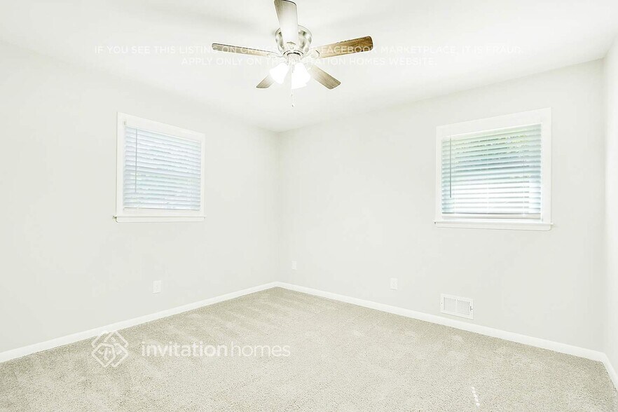 Building Photo - 808 Parkstone Dr