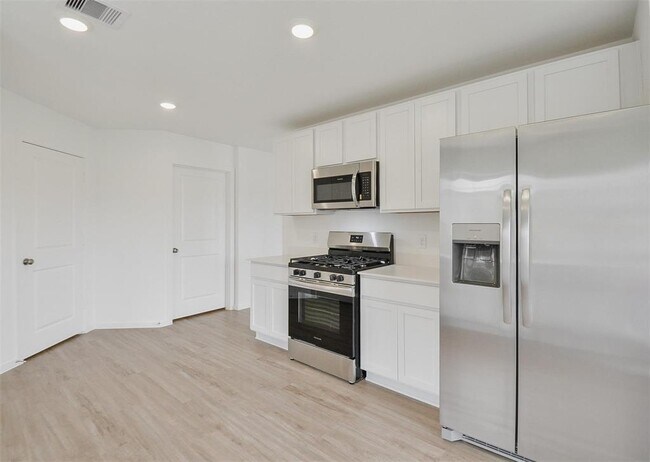 Building Photo - 18566 Cepagatti Dr