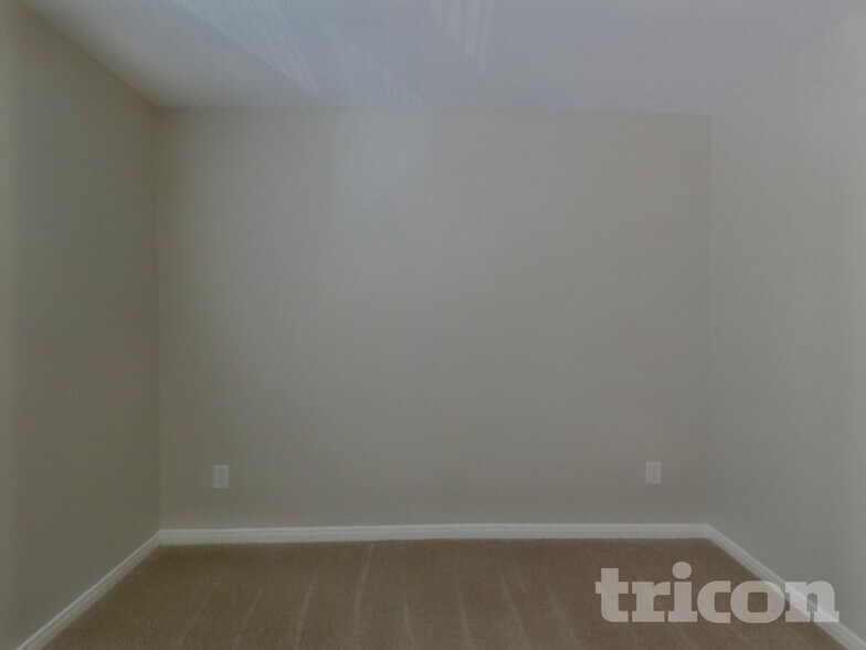 Building Photo - 15684 Del Norte Dr