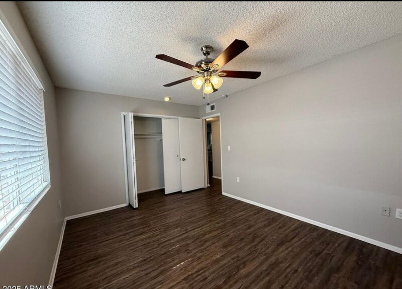 Building Photo - 11189 W Cameo Dr