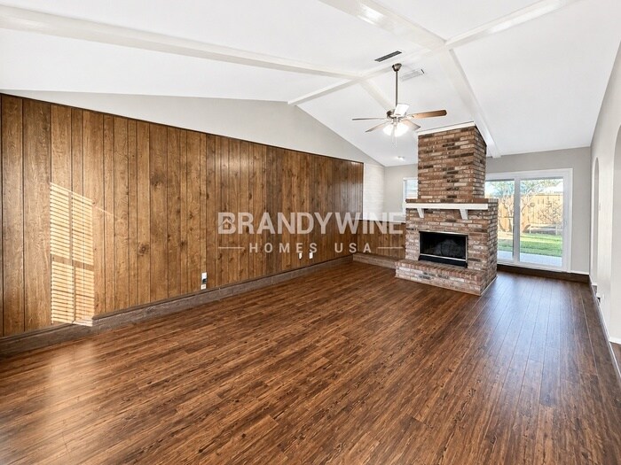 Building Photo - 3025 Jamestown Dr