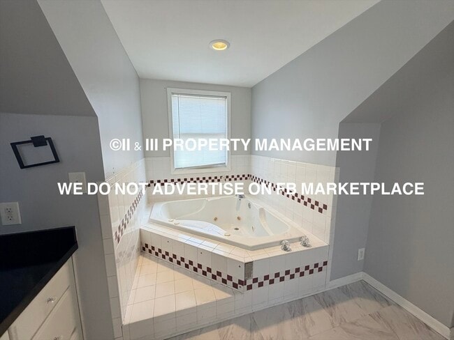 Building Photo - 5840 Floyd St