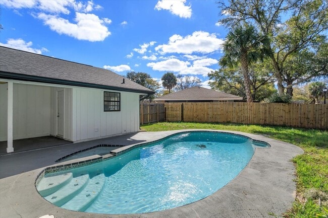 Building Photo - Chic 3-Bed Remodel with Pool in Elite School Zone