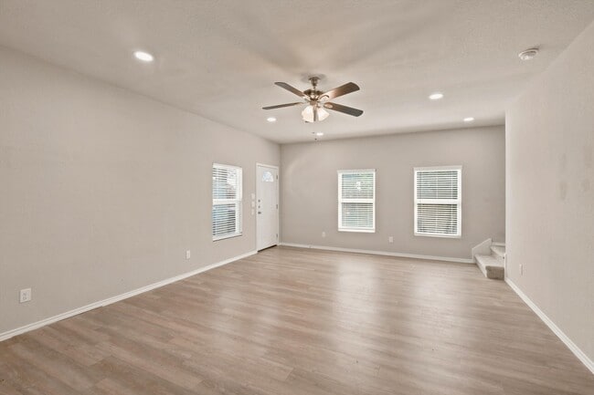 Building Photo - 7226 Briar Pl