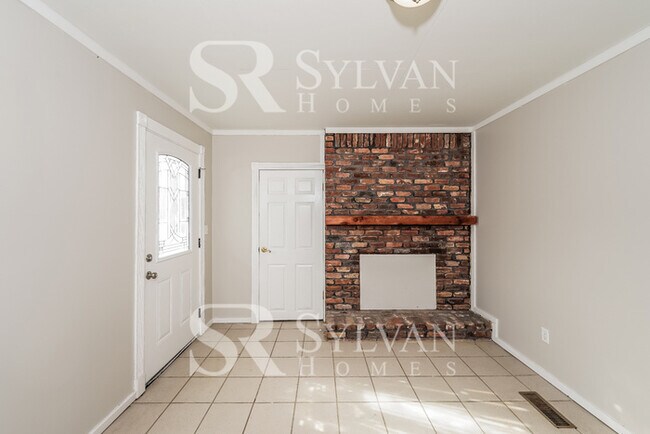 Building Photo - Come quick and see this 3Bed, 1Bath home!