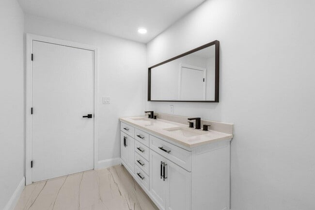 Building Photo - 1200 SW 8th St