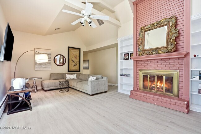 Building Photo - 470 Monmouth Pl