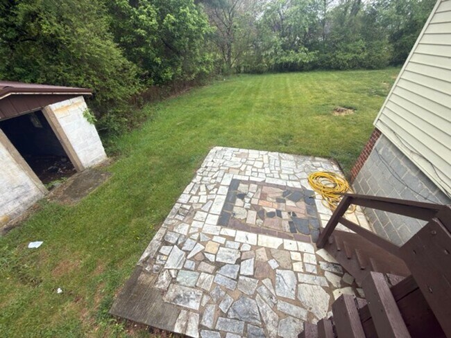 Building Photo - Pulaski, 4BR / 2 BA, available now