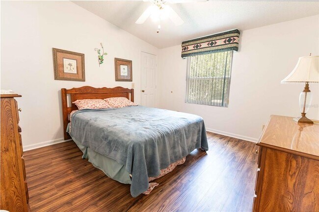 Building Photo - 1159 Paradise Dr