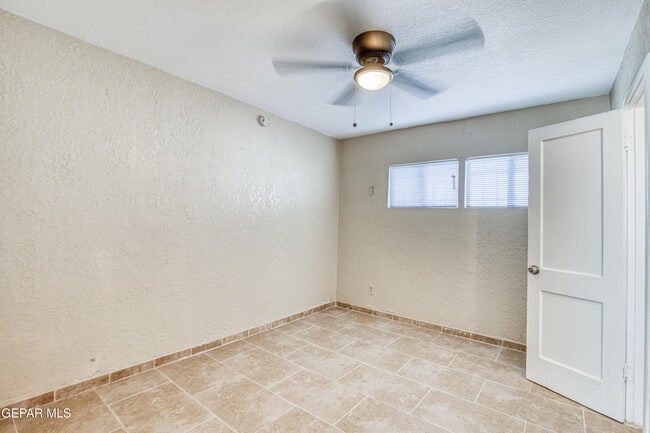 Building Photo - 3922 Hayes Ave