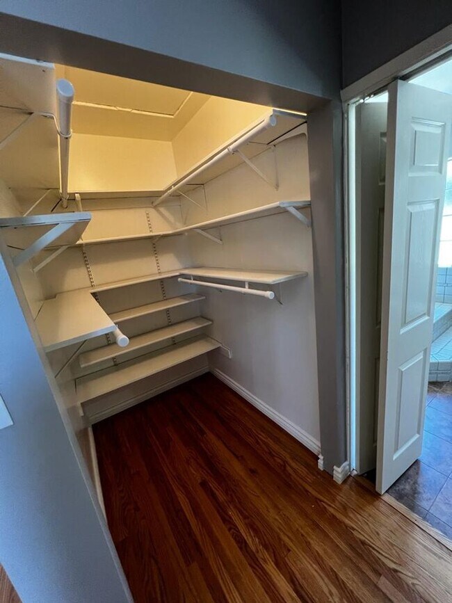 Building Photo - Beautiful 3 bed 2.5 Bath House- La Crescenta/Glendale