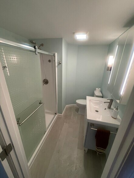 Bathroom - Basement - 622 N Shore Dr