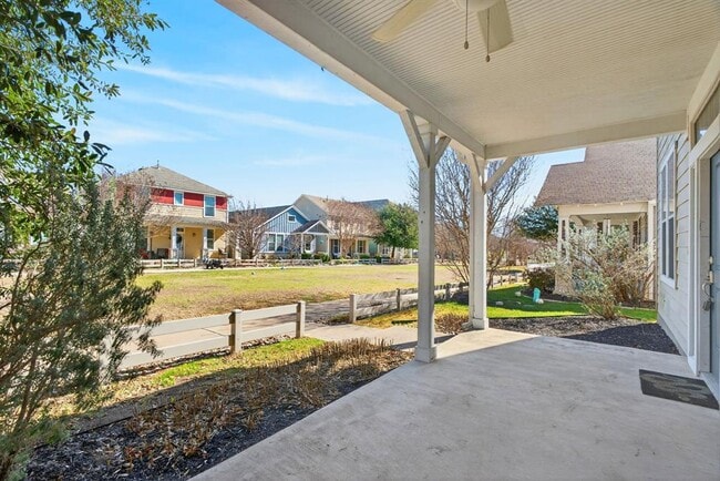 Building Photo - 2068 Herzog