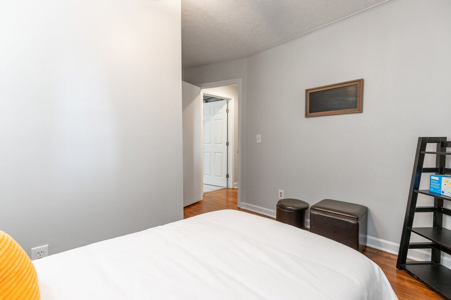Building Photo - 3926 Pineview Dr SE