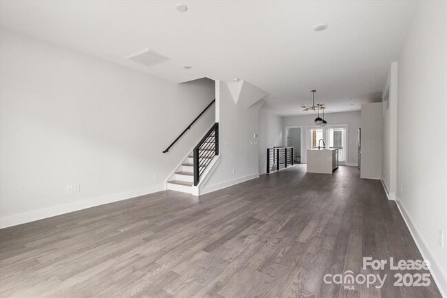 Building Photo - 1212 Minter Pl
