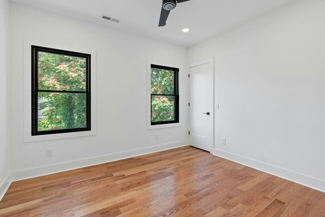 Building Photo - 1258a 1st Ave S