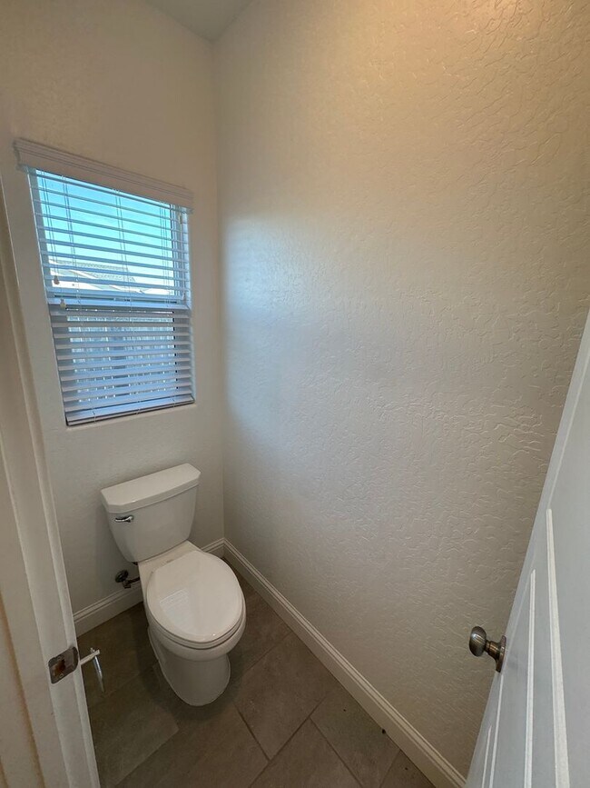 Building Photo - Lennar Home with Solar Available now for m...