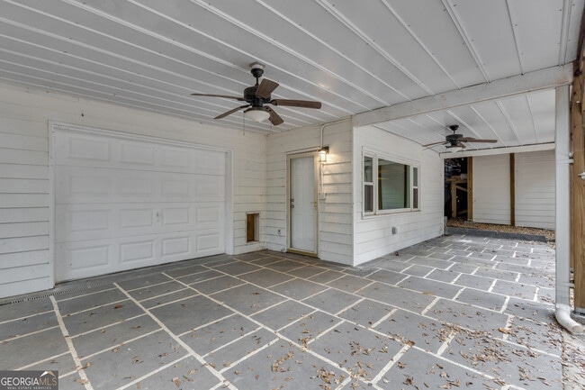 Building Photo - 135 Handshaker Ct