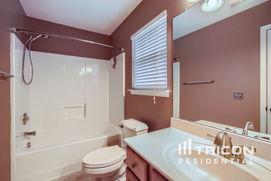 Building Photo - 2638 Rozzelles Landing Dr