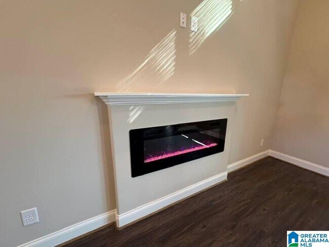 Building Photo - 4411 Lennox Pl