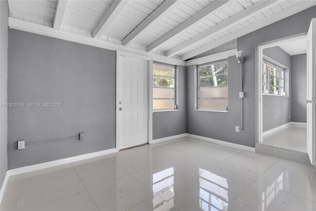 Building Photo - 2221 SW 13th St