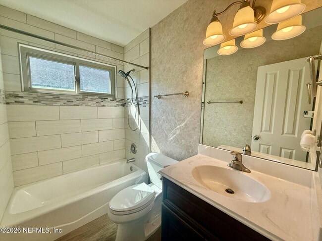 Building Photo - 289 Magnolia St