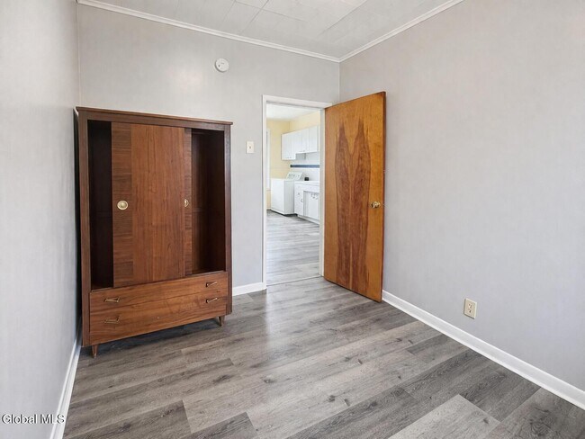 Building Photo - 300 Division St