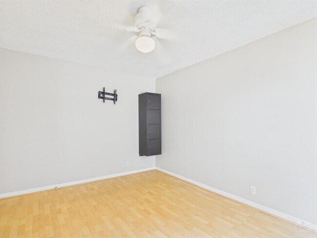 Building Photo - 2408 Longview St