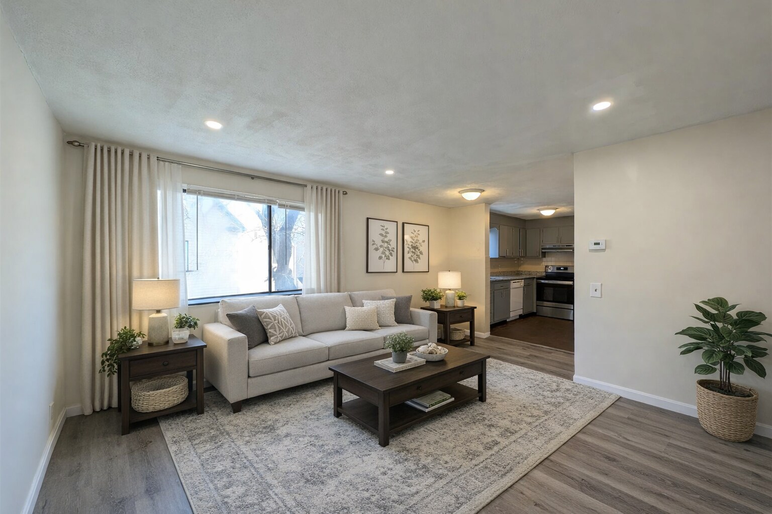 Building Photo - 82 Newbury St