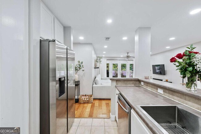 Building Photo - 3650 Ashford Dunwoody Rd NE