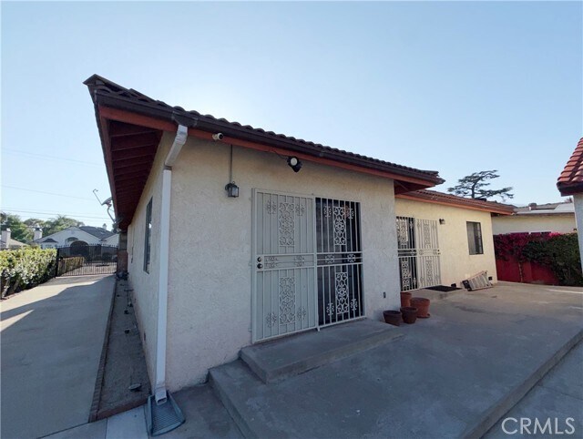Building Photo - 1050 Mayflower Ave