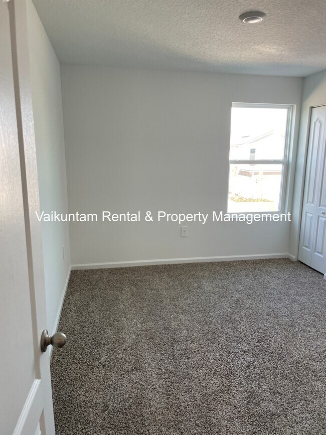 Building Photo - 9312 Kiskadee Ct