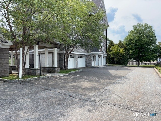 Building Photo - 449 New Haven Ave