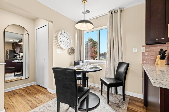 Building Photo - 18340 Mesle St