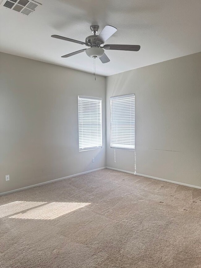 Building Photo - 6005 Highland Gardens Dr
