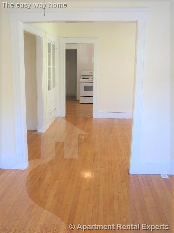 Building Photo - 14 Centre St