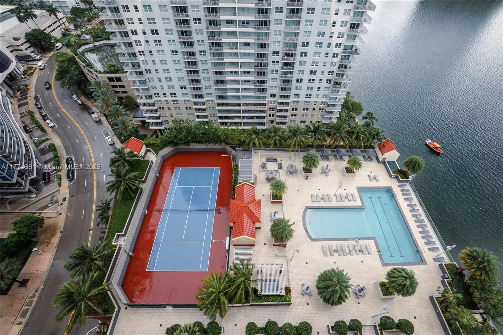 Building Photo - 1155 Brickell Bay Dr