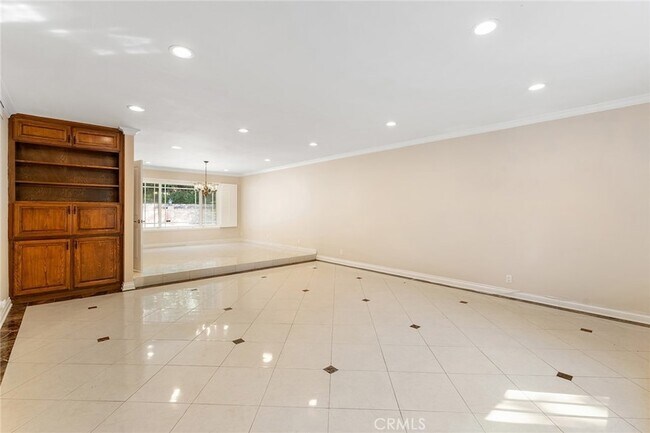 Building Photo - 27045 Esward Dr