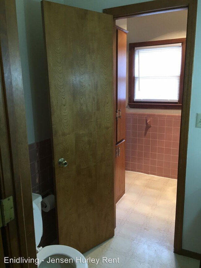 Building Photo - 1 br, 1 bath House - 1025 W. Maine