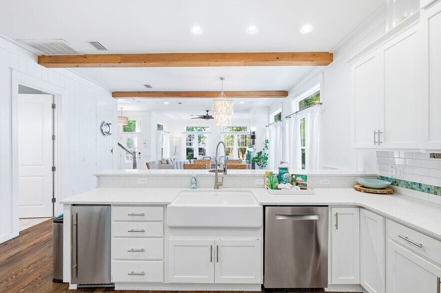 Building Photo - 285 Cassine Garden Cir