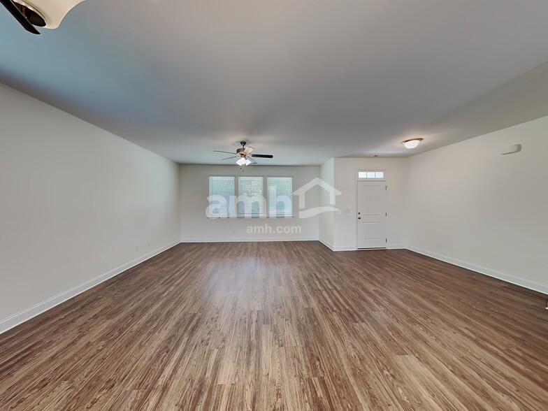 Building Photo - 307 Stowe Rd