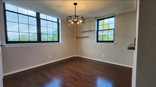 Building Photo - 1100 Harvard St