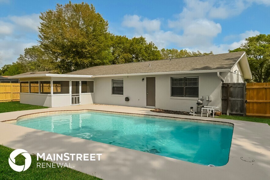 Building Photo - 4135 Old Colony Rd