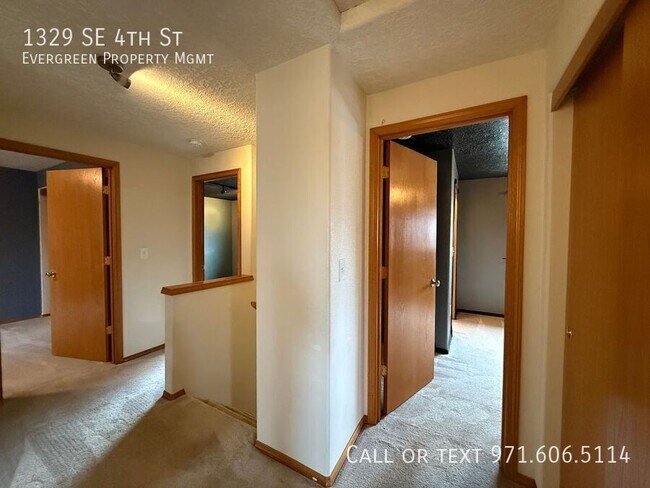 Building Photo - 1329 SE 4th St